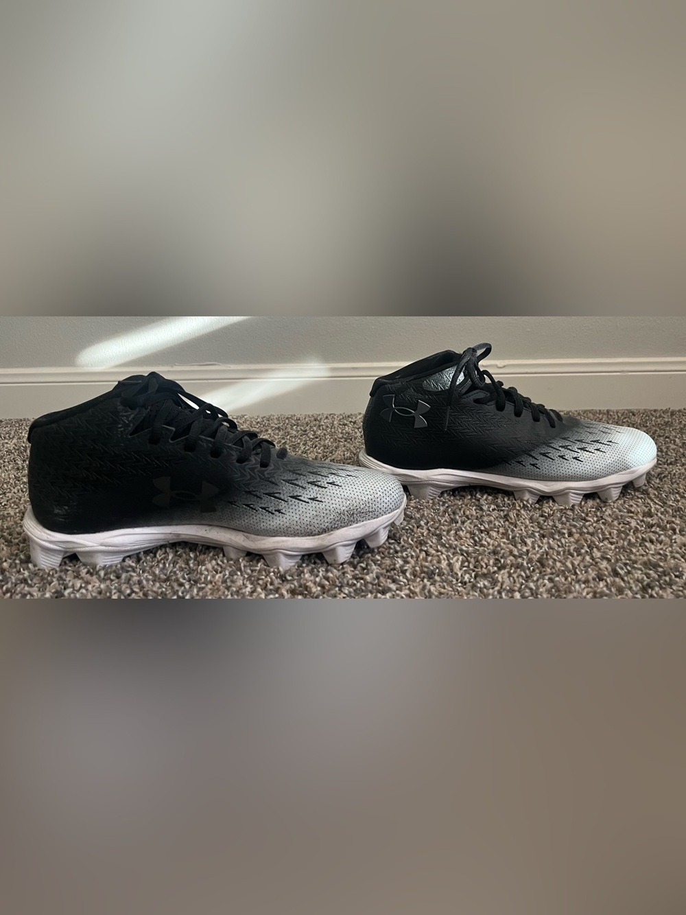 Men’s UA Under Armour Spotlight Franchise RM 4.0 Football Cleats, Sz 7.5